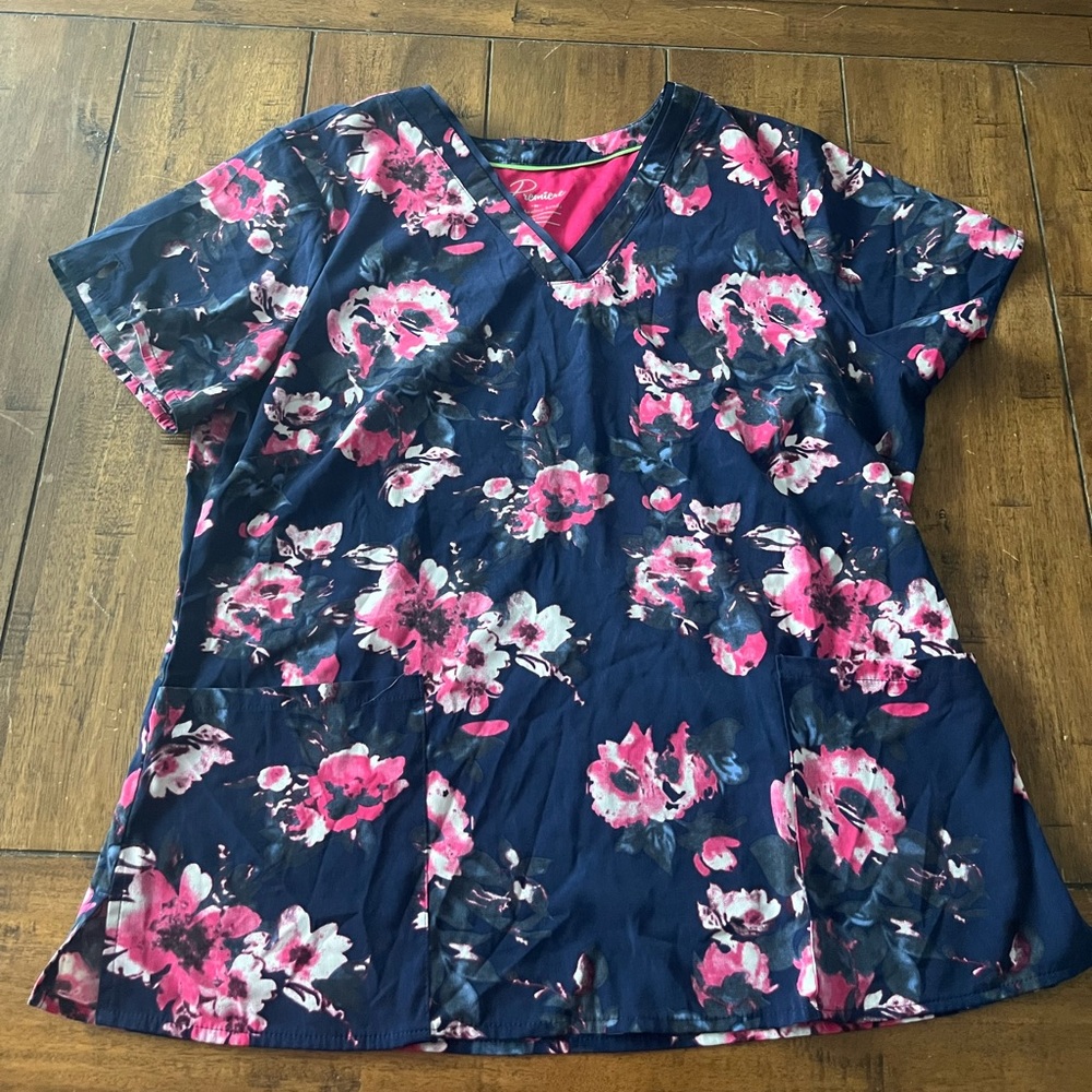 Floral scrub top